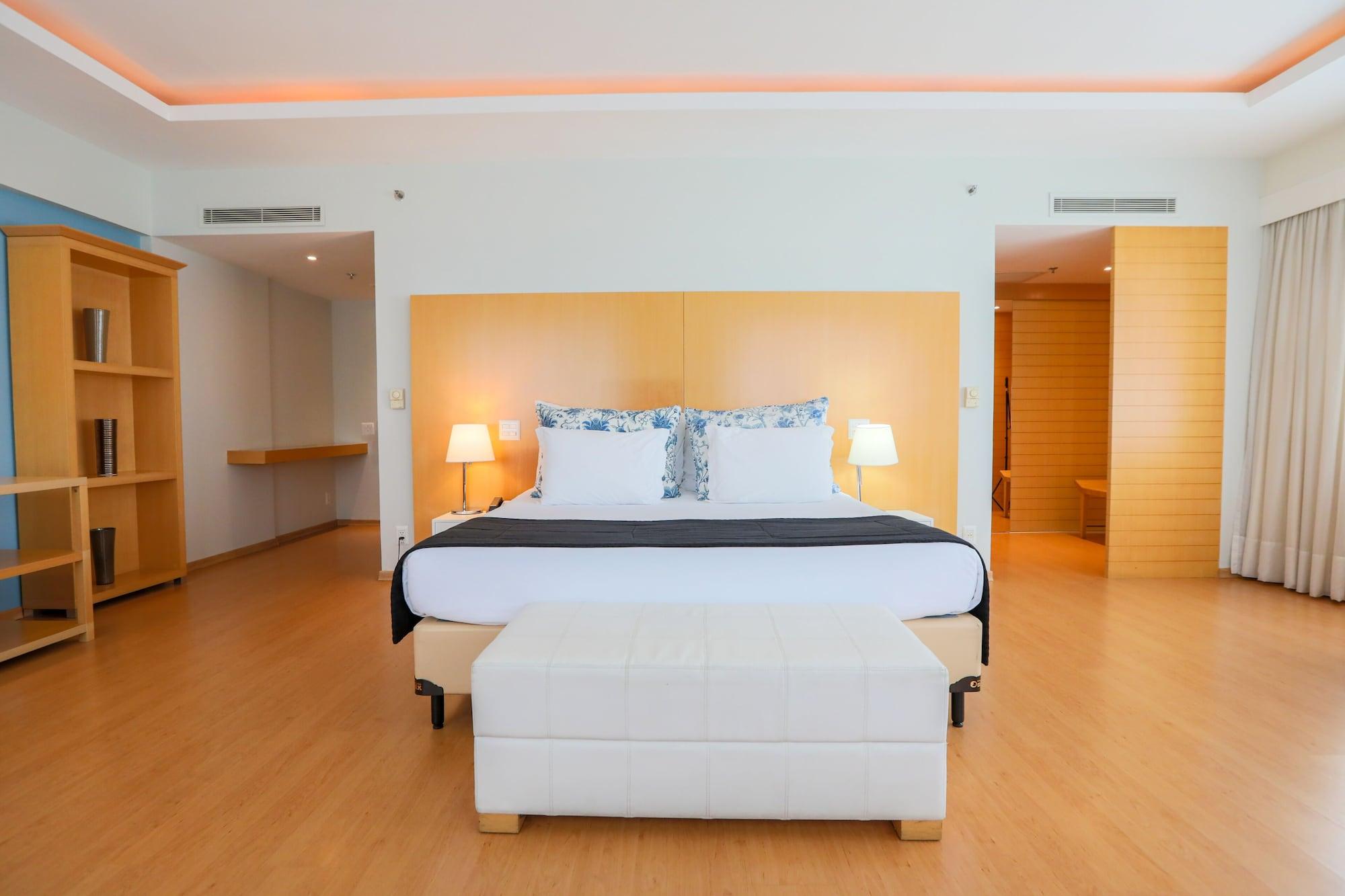 Hotel Pestana Curitiba Extérieur photo