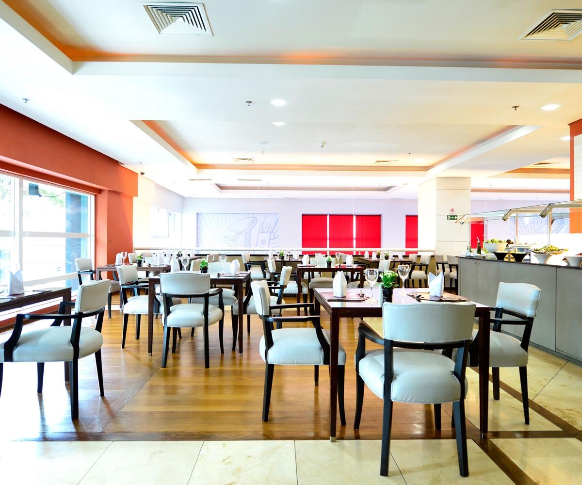 Hotel Pestana Curitiba Extérieur photo